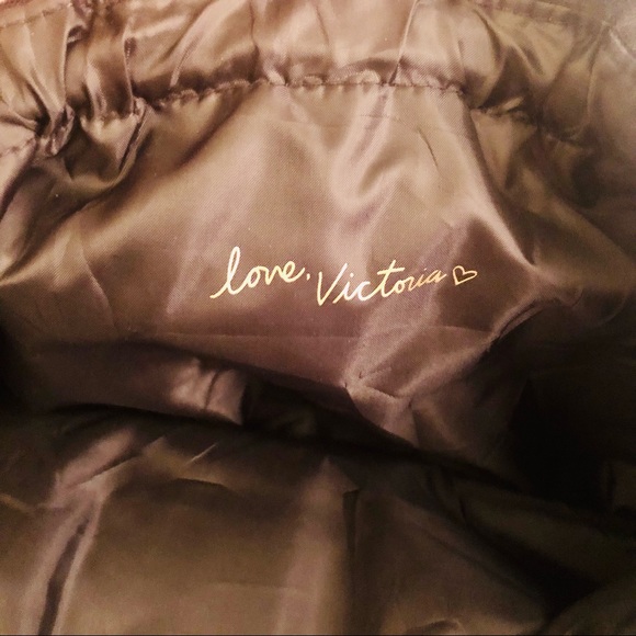 🔖 Victoria’s Secret Drawstring Purse - Picture 6 of 7